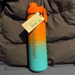 Lululemon water bottle